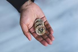 Cómo invertir en criptomonedas desde cero y ganar dinero en 2026